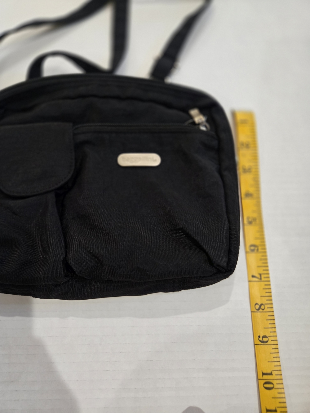 Baggallini Black Men's Messenger Crossbody Bag - Picture 7 of 8